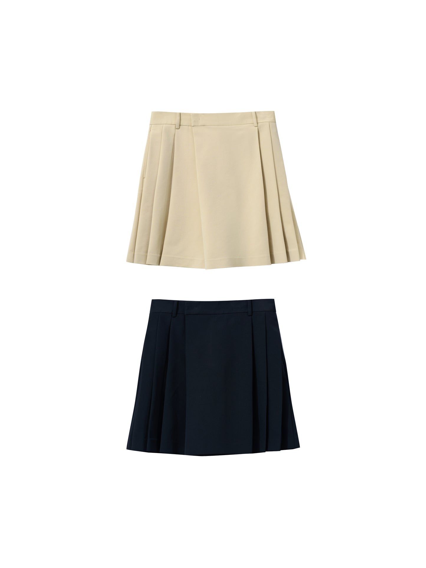 Pleated Bermuda Short