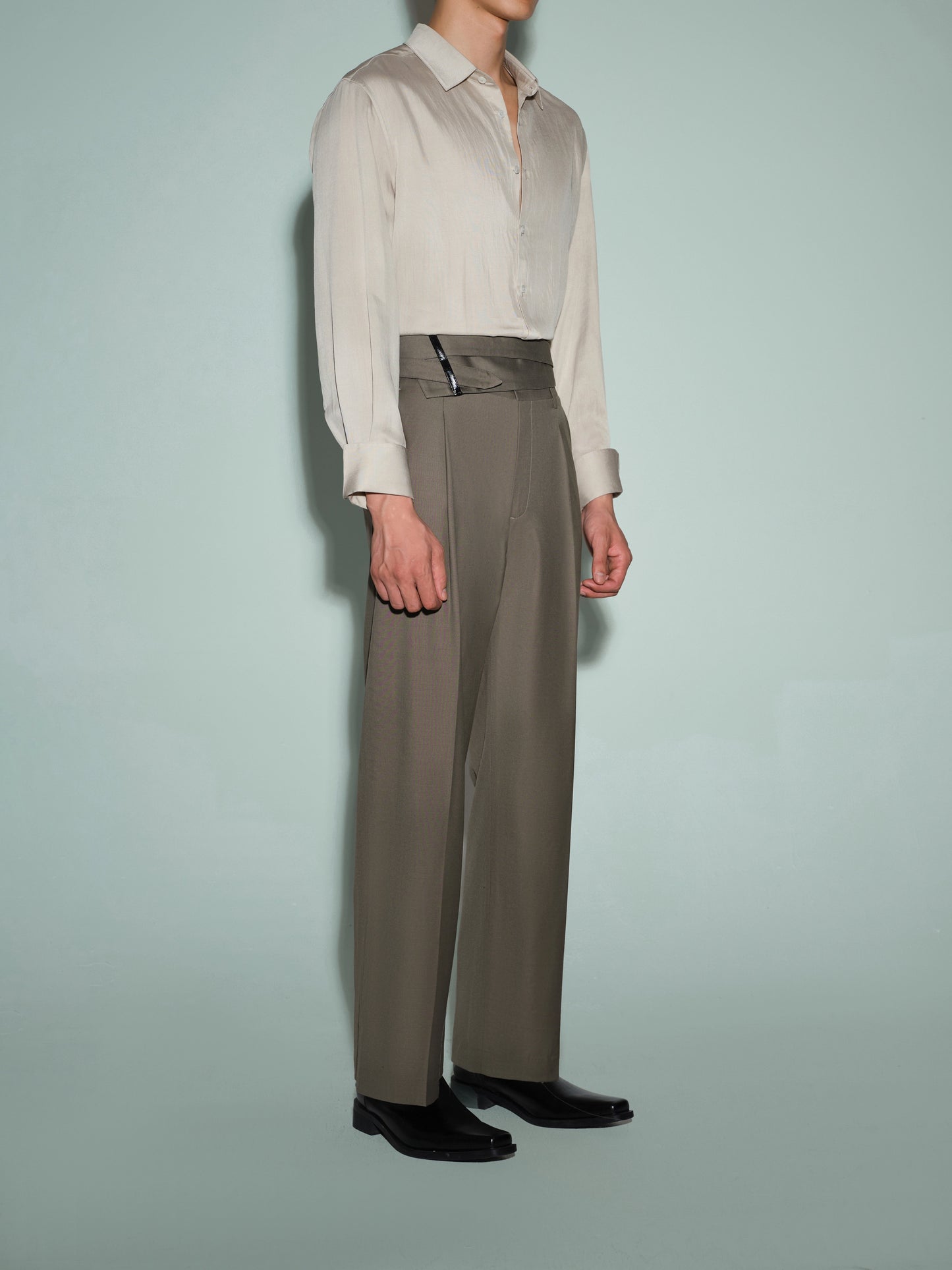 Wool Blazer Set with Lizard Collar Cincher Trousers and Slim Shirt