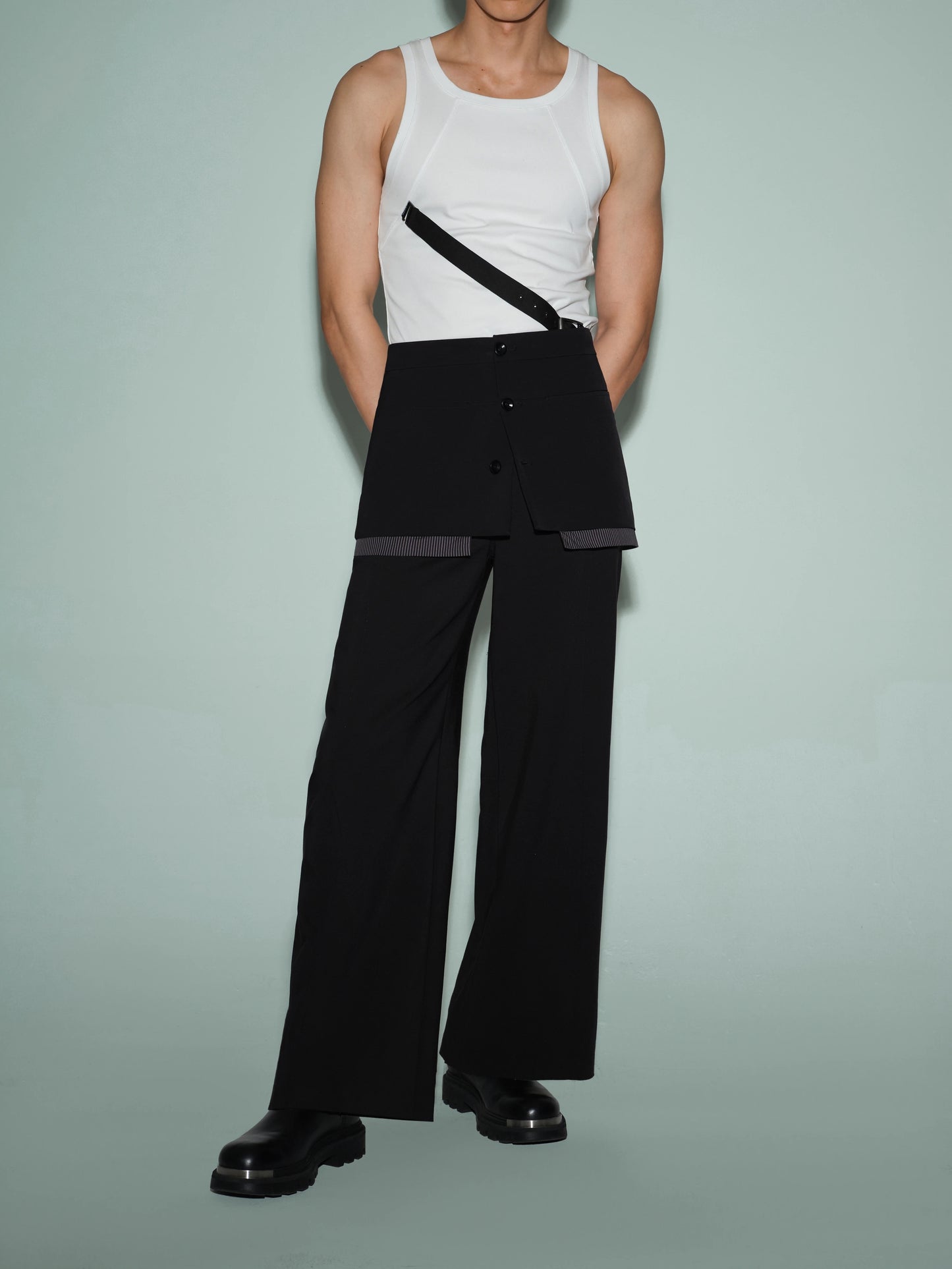 Detachable-Panel Slim Vest
