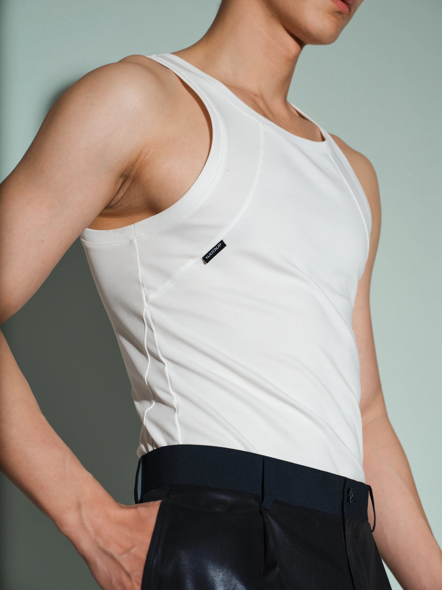 Detachable-Panel Slim Vest