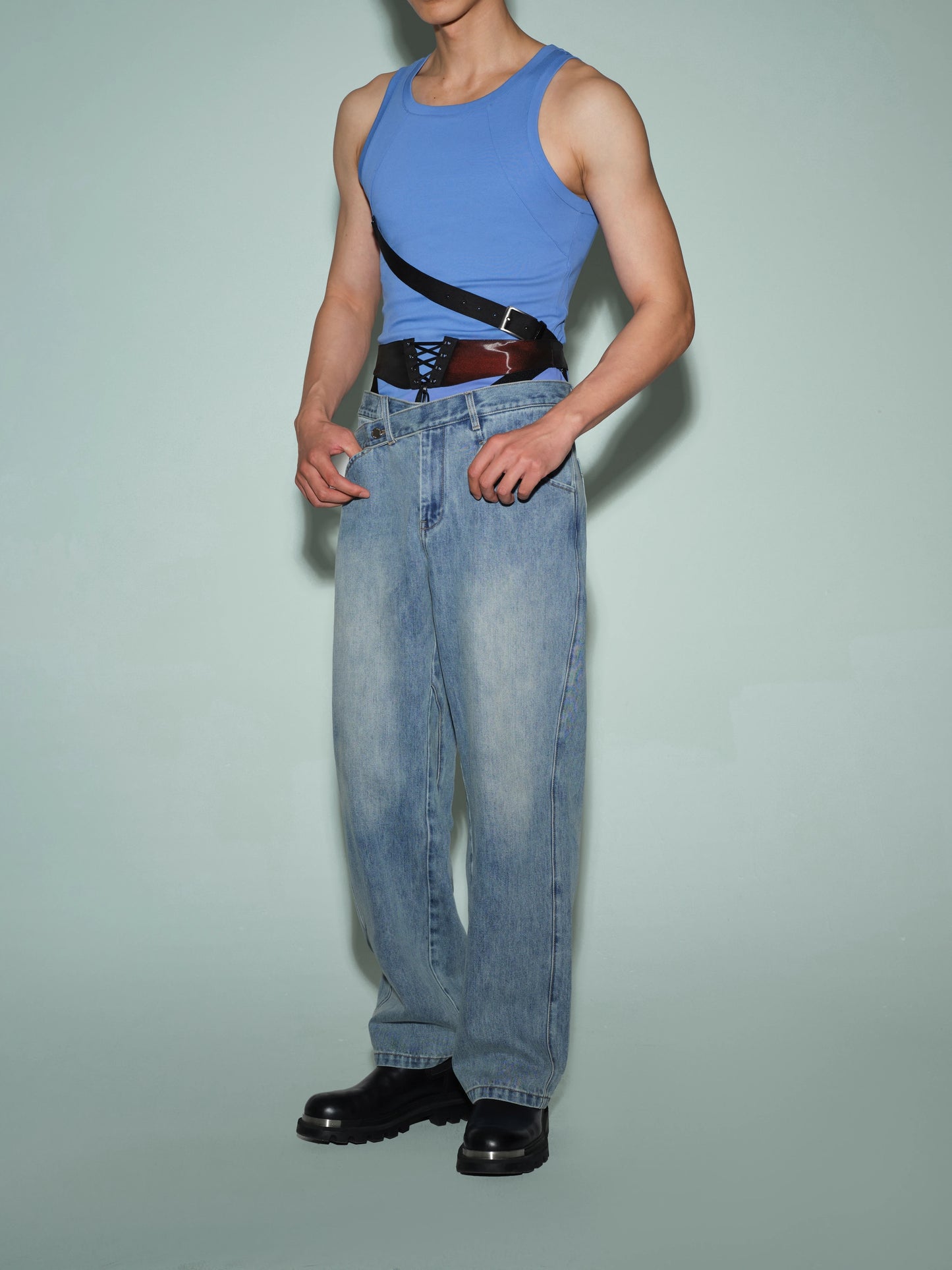 Detachable-Panel Slim Vest
