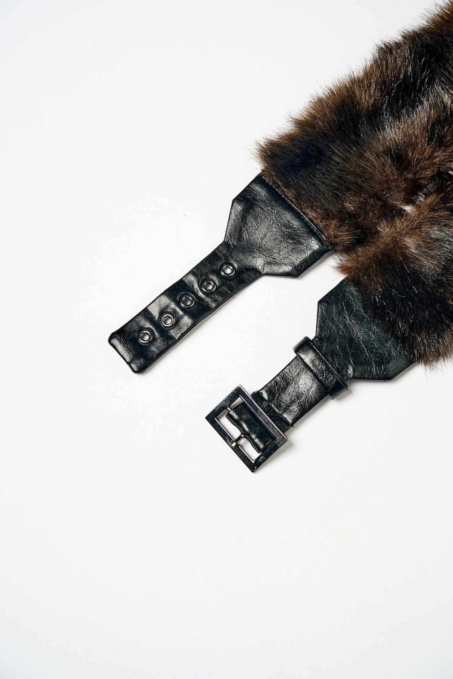 Bone Structured Bra & Faux Fur Bra Accessory Set